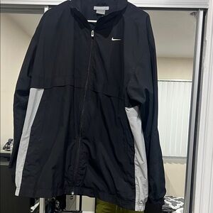 Nike Men's Black and White Windbreaker